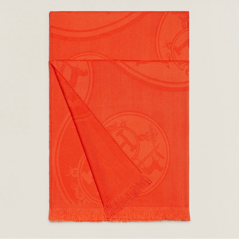 Hermes New Stole in cashmere and silk (85% cashmere, 15% silk).